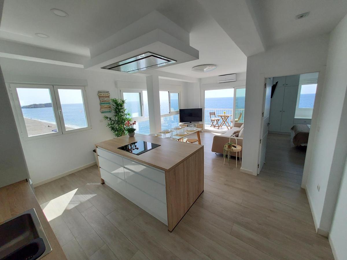 Ocean Beach ซาโลเบรญา ภายนอก รูปภาพ